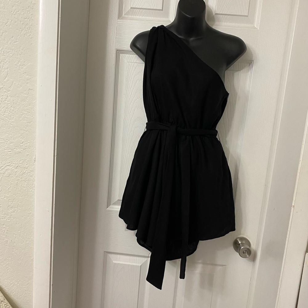 Automet Women’s Black Linen Rayon Romper One Shoulder Strap Belted NWT Ruched XL